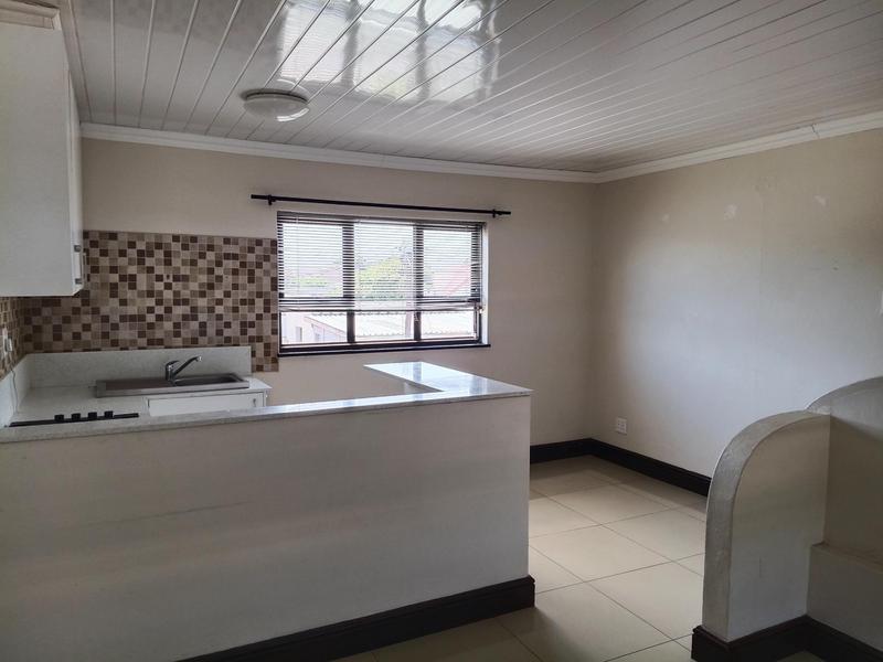 1 Bedroom Property for Sale in Goodwood Central Western Cape